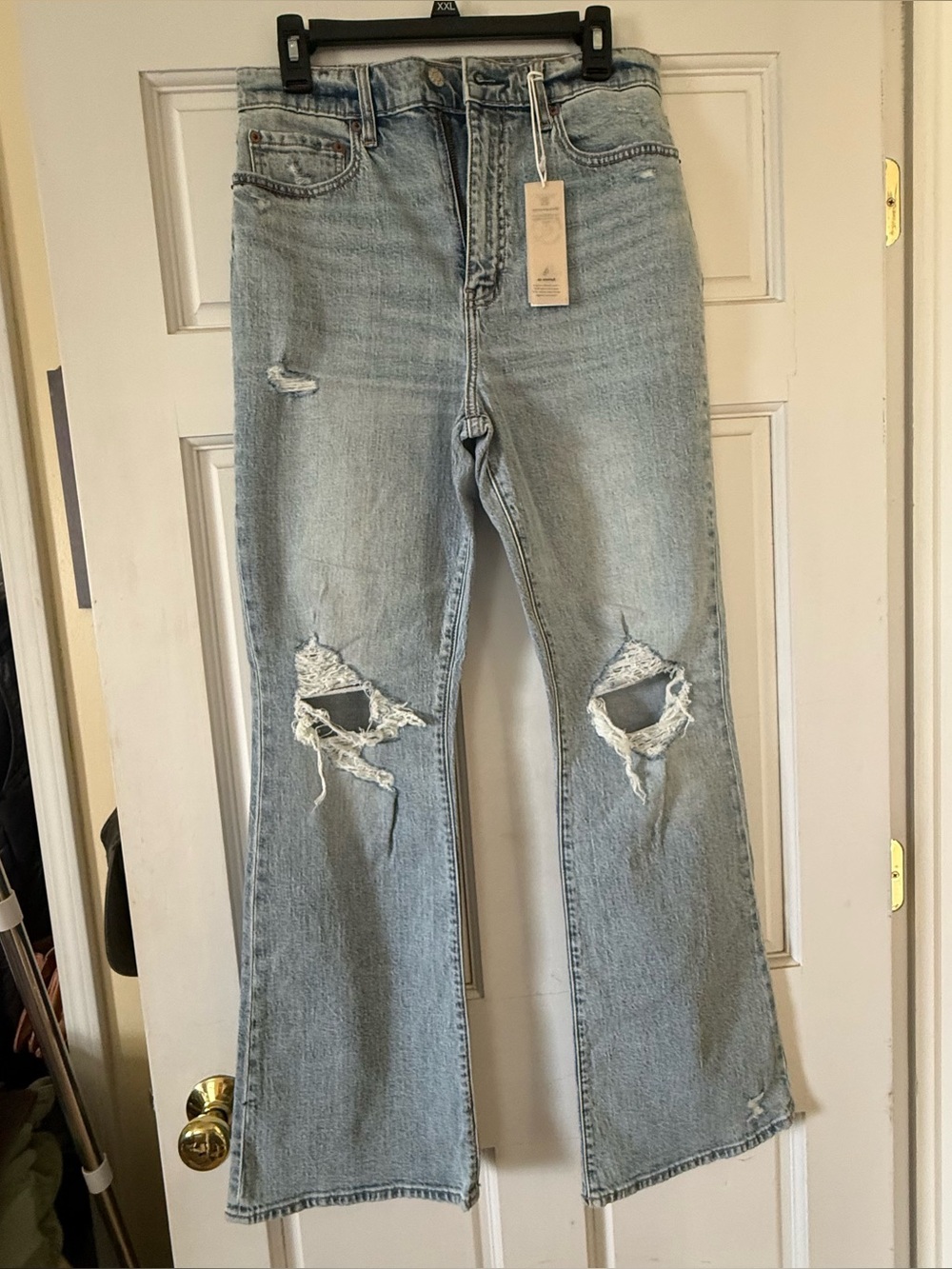 Daze Light Wash Distressed Women's Jeans